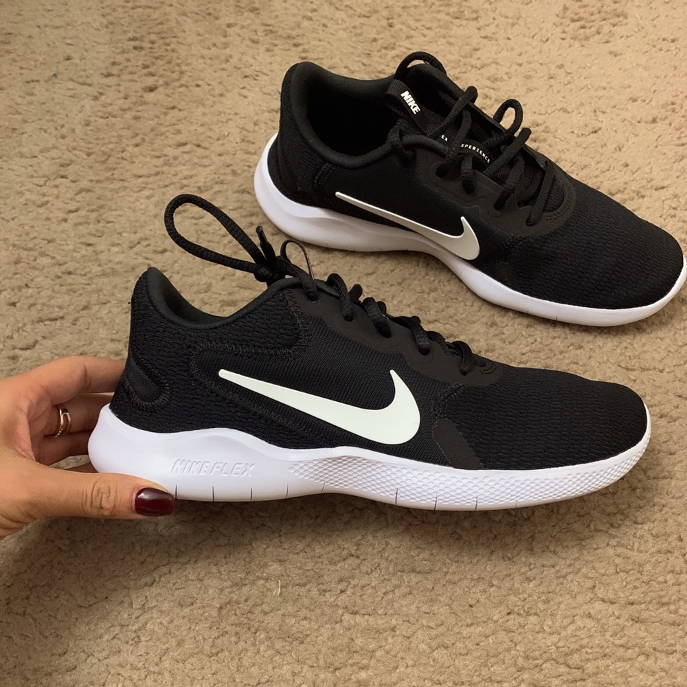 Nike Black Sneakers...Nike flex